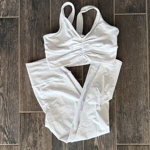 ALO Yoga White Ruched Sports Bra and Leggings Set